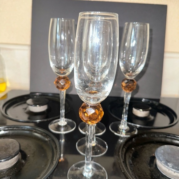 Elegant Clear Champagne Flutes with Amber Accents (Set of 5) - Picture 6 of 6